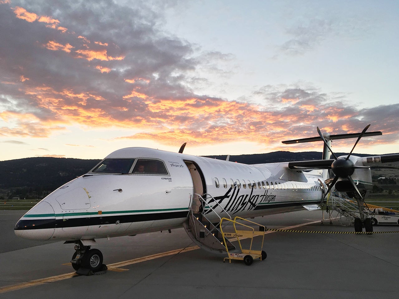 Alaska Airlines plane