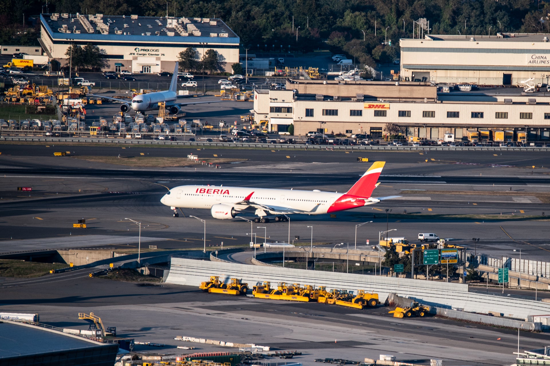 Iberia: 6 new transatlantic routes, dozens more planes and new lounges