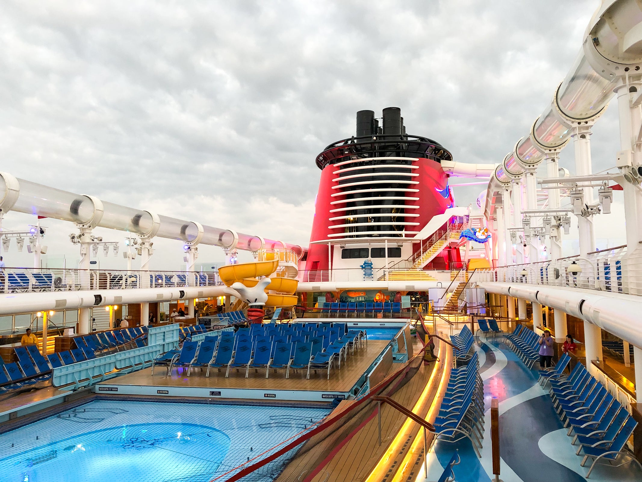 Disney Dream pool deck