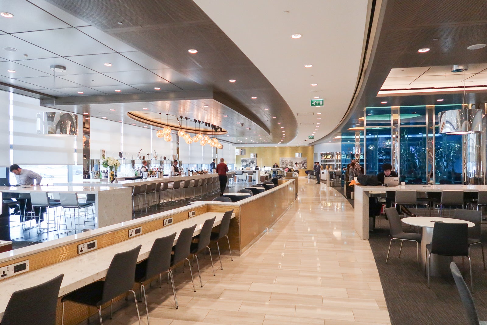 United Club at London Heathrow (Photo by Daniel Ross/The Points Guy)