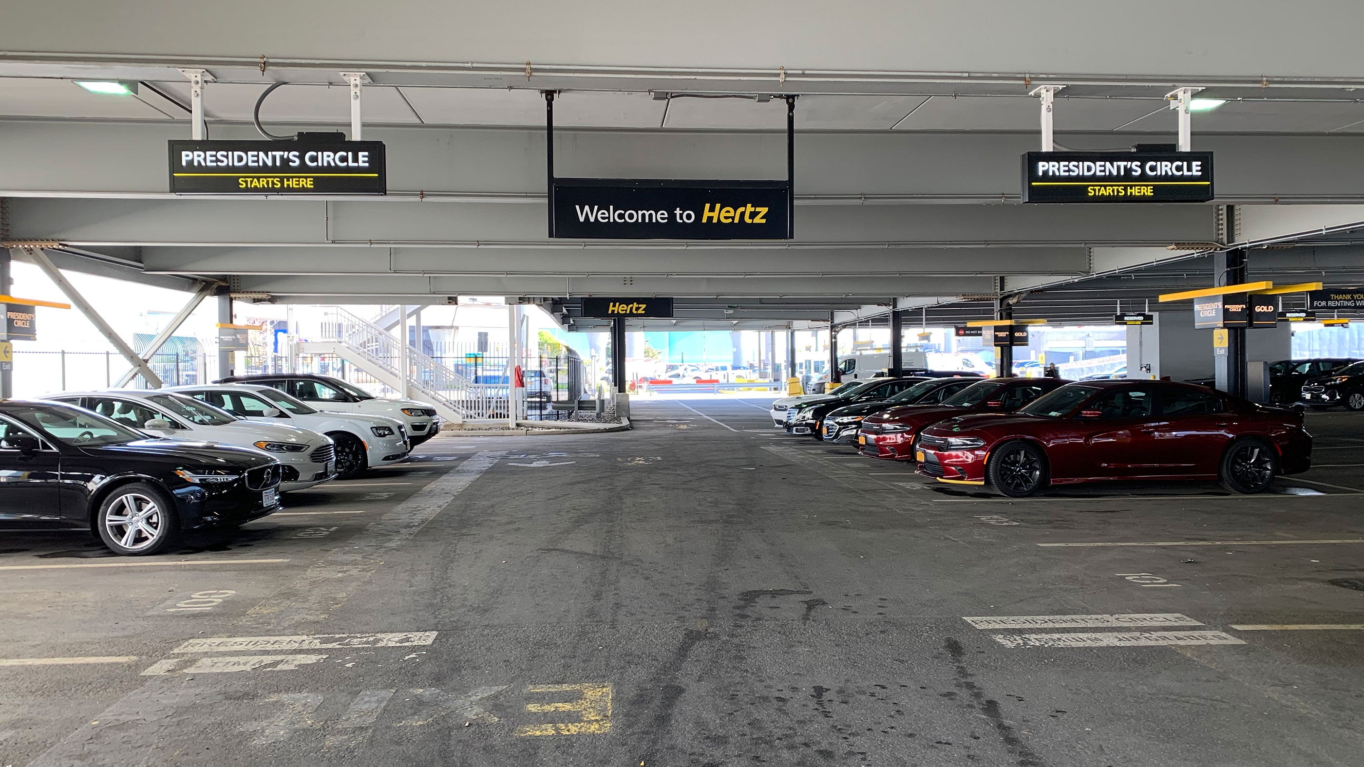 hertz-presidents-circle-garage-car-rental-2019