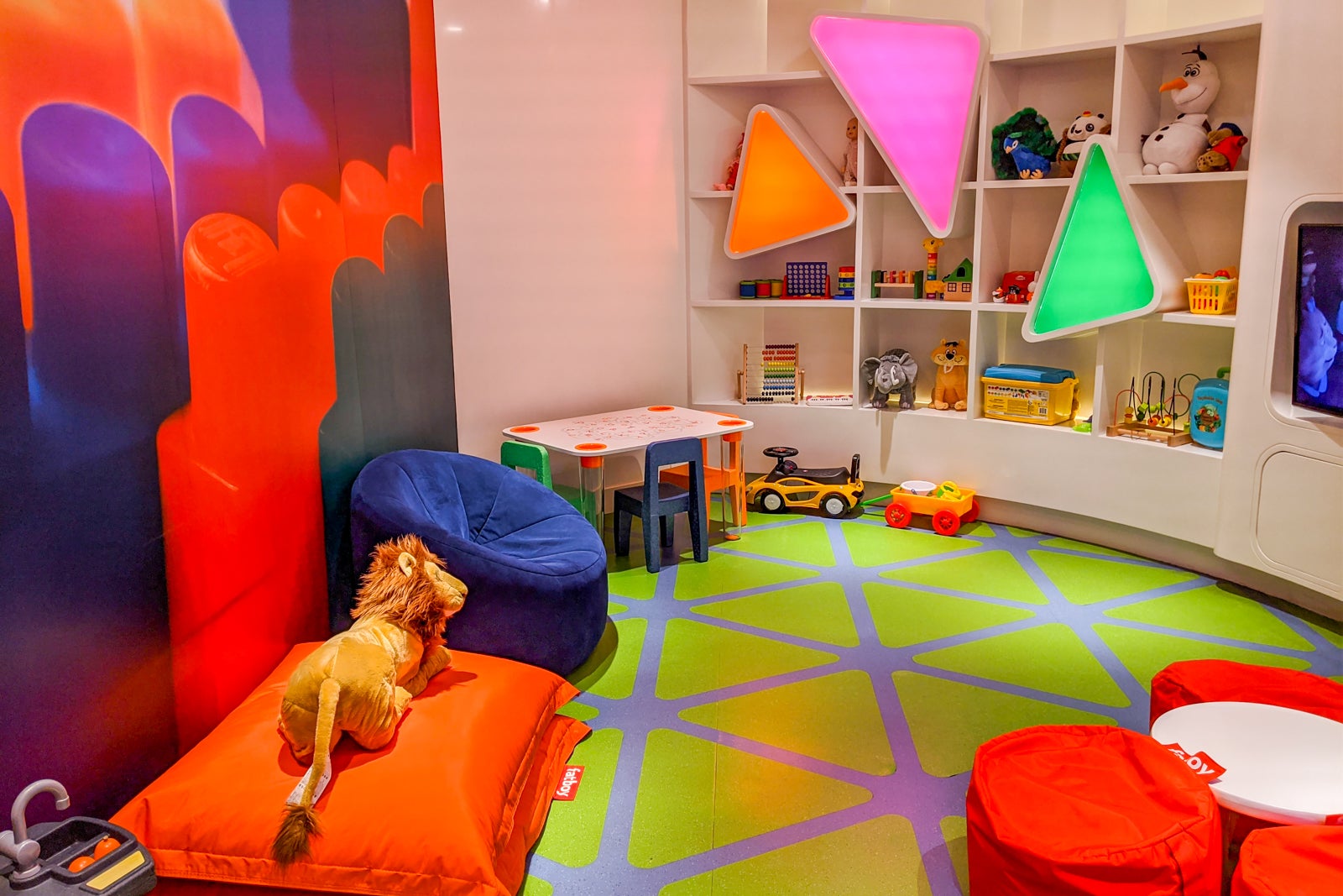 airport lounge kids area