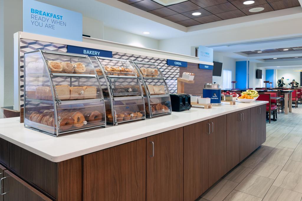 The free breakfast spread at the Holiday Inn Express & Suites Nearest Universal Orlando (Photo courtesy of Booking.com)