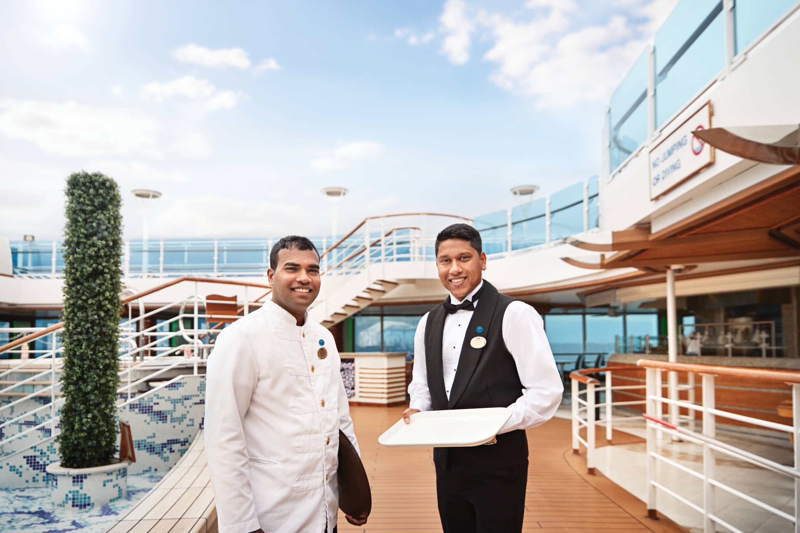 Who to Tip on a Cruise: Essential Tipping Guide
