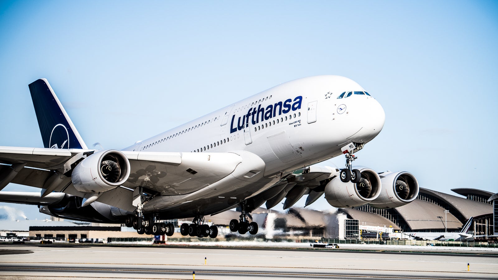 lufthansa jet