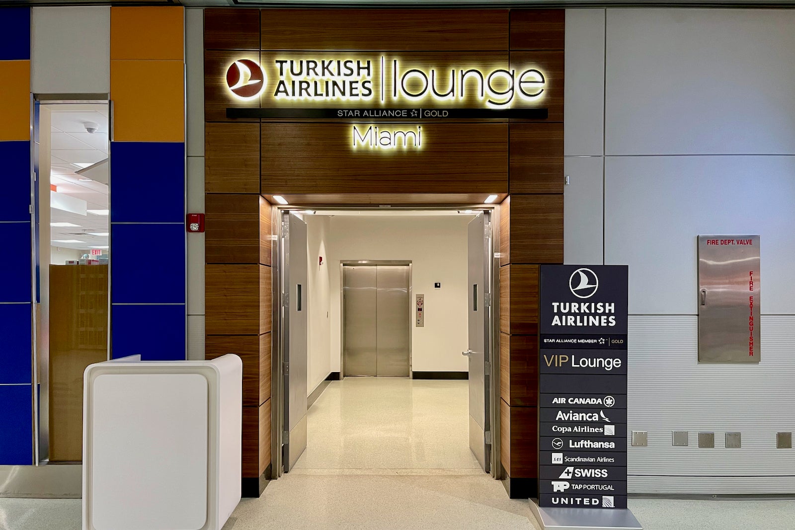 Turkish Airlines lounge entrance