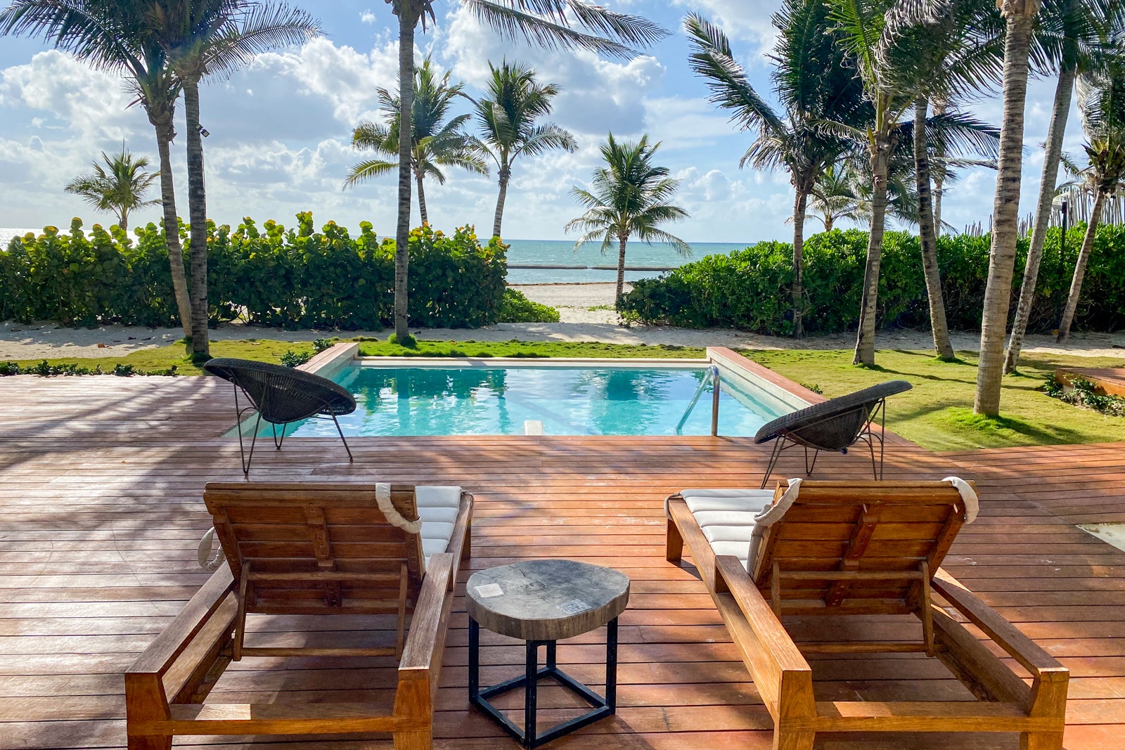 deck with plunge pool looking out to ocean