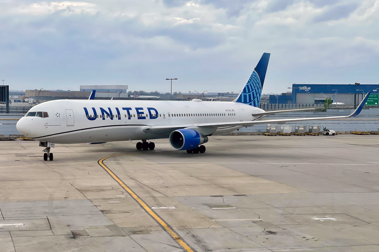 united plane