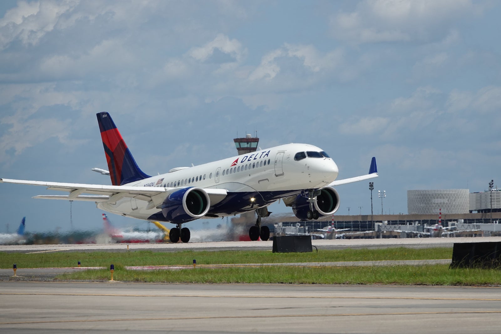 Delta SkyMiles Platinum Amex review: Mid-tier benefits for Delta loyalists