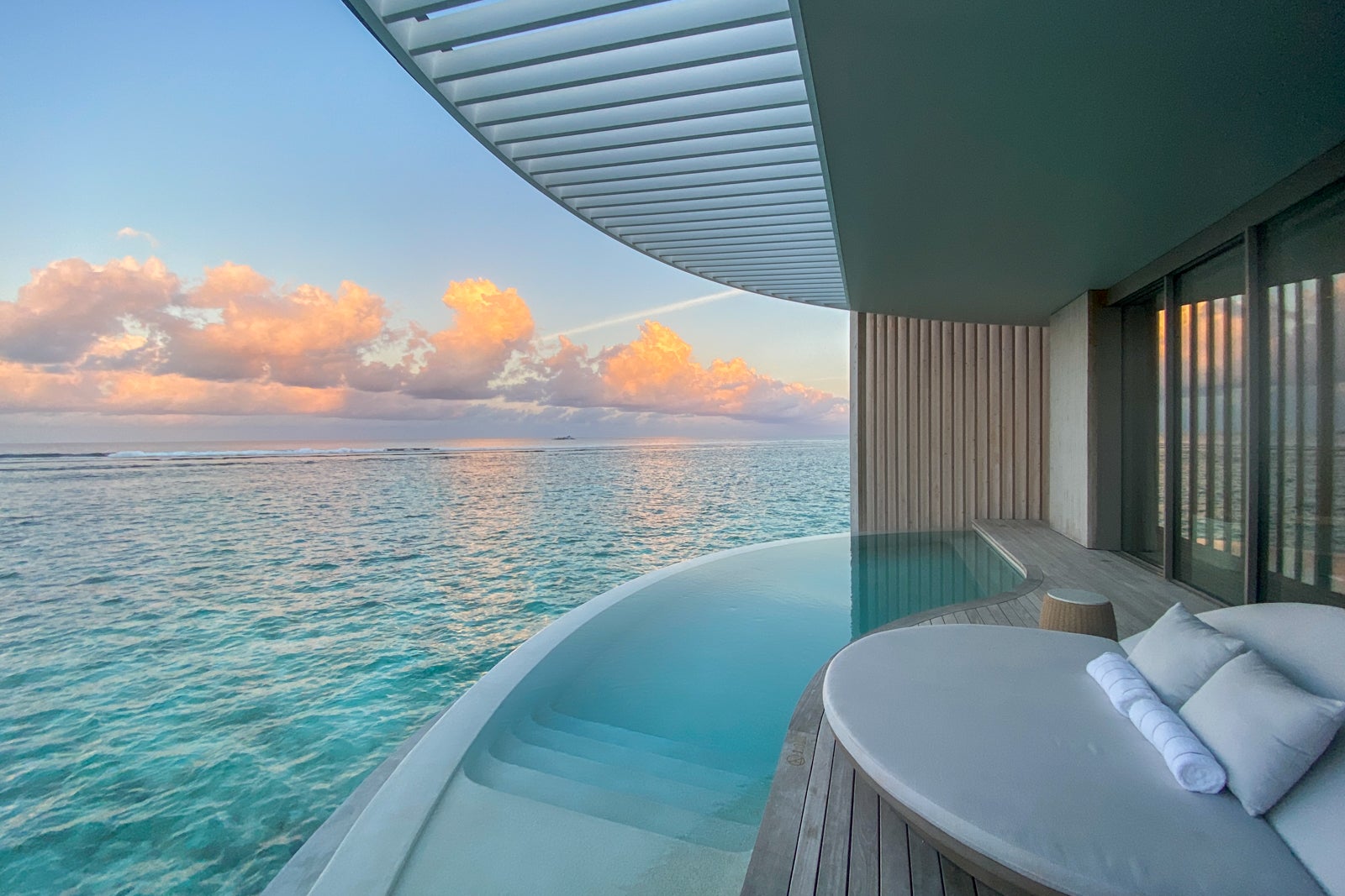 deck and plunge pool overlooking ocean