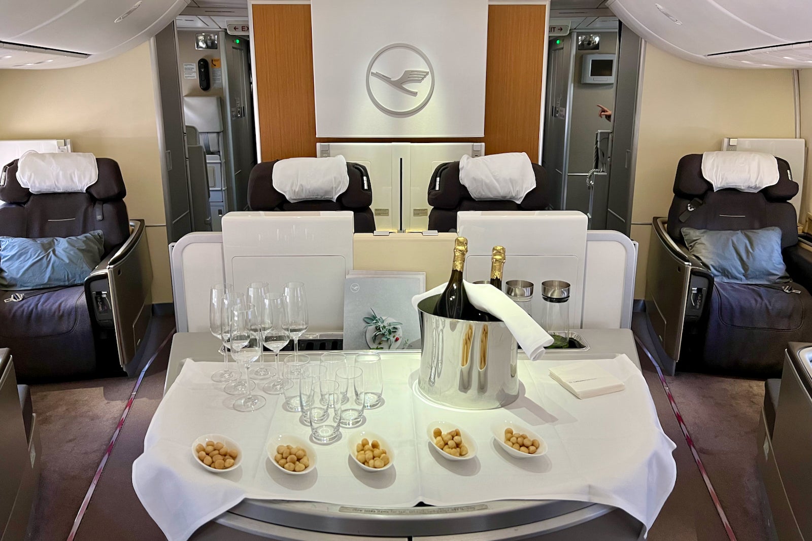 Lufthansa First Class Boeing 747-8 Frankfurt Newark