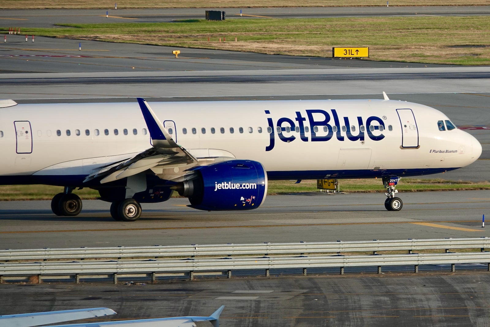 jetblue plane on runway