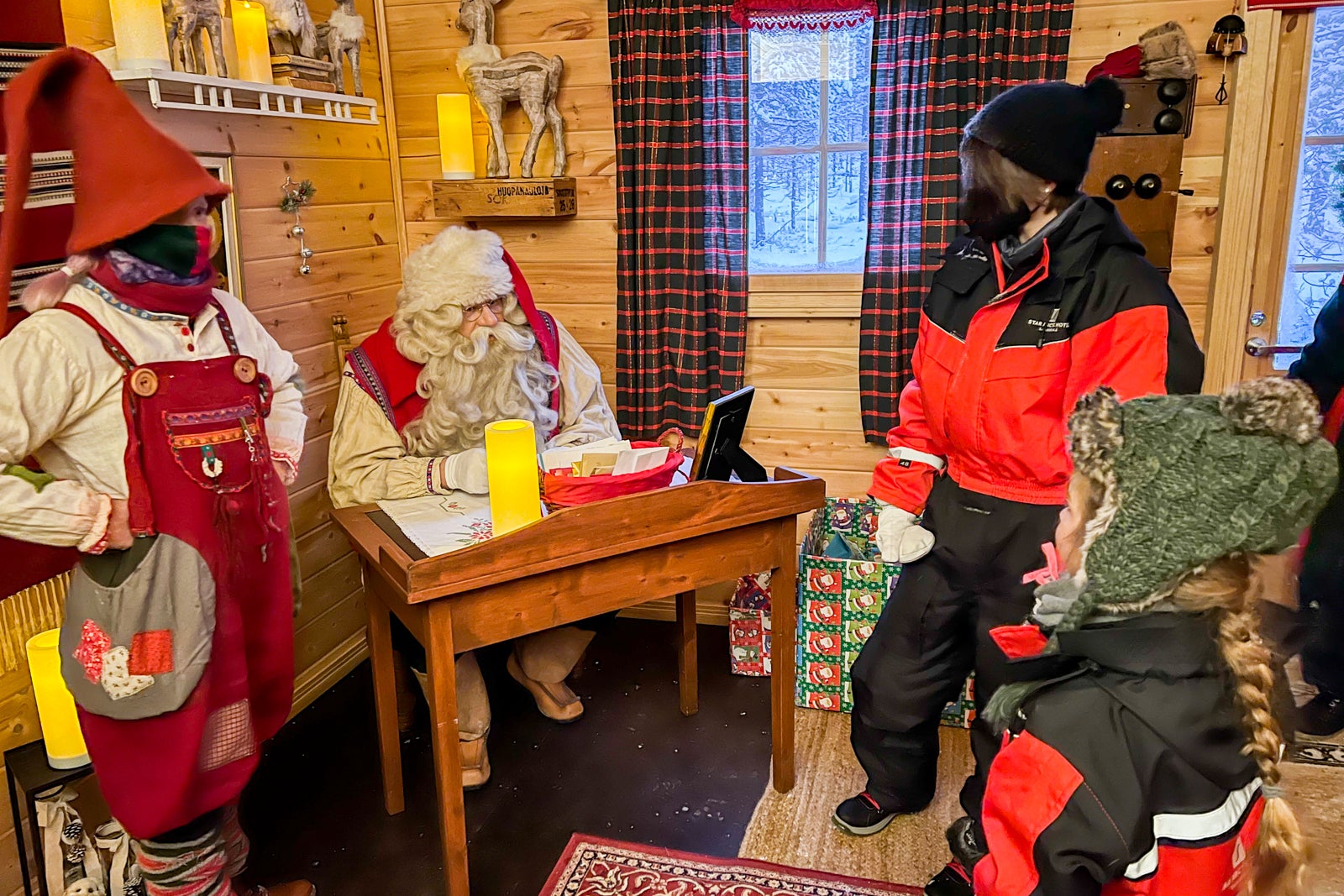 kids meeting Santa