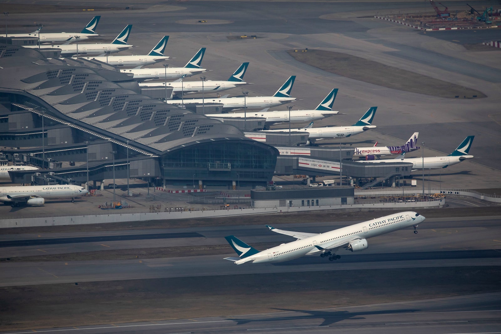 Cathay Pacific credit card review: Prestigious airline, weak card