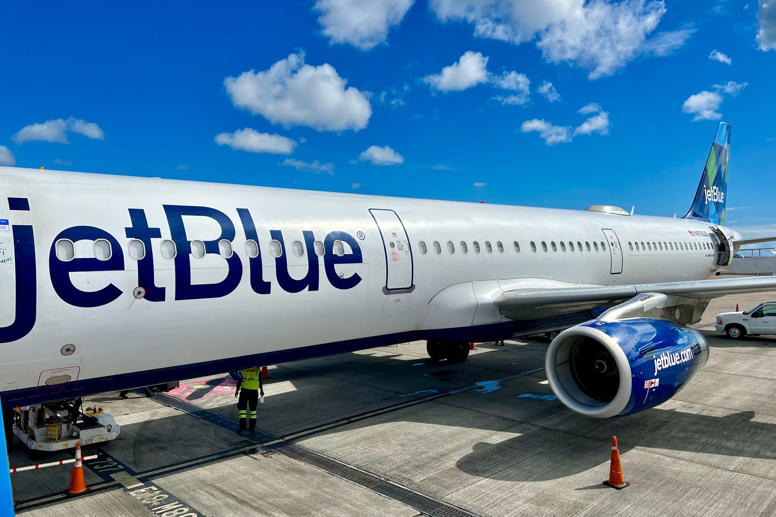 JetBlue Mosaic elite status: What it is and how to earn it