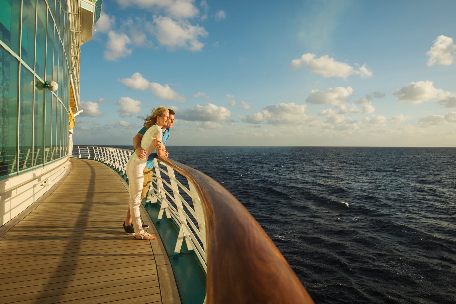 Pros And Cons of Using a Travel Agent to Book a Cruise  