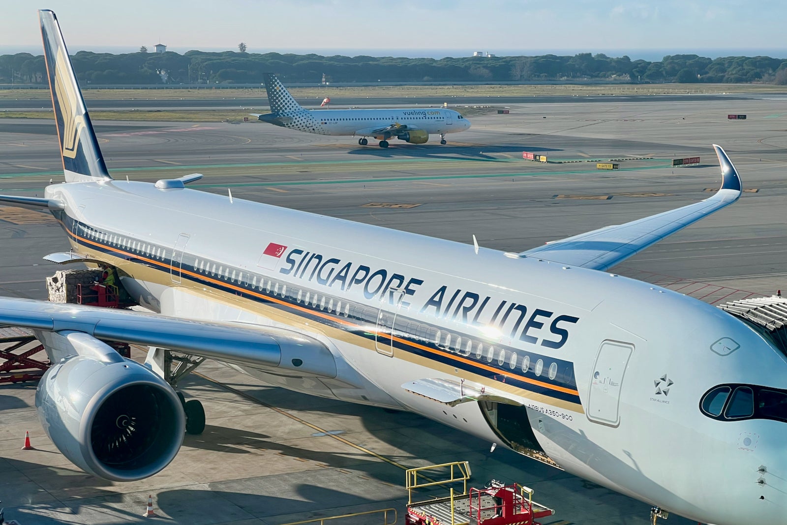 Singapore Airlines Airbus A350 Barcelona Airport