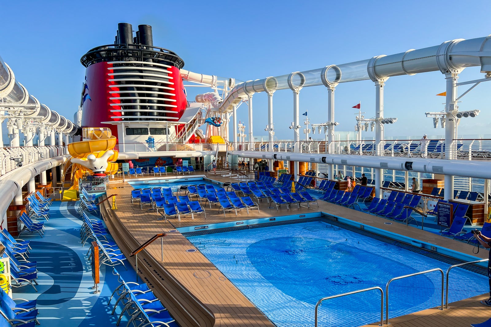 Pool on Disney Dream cruise ship