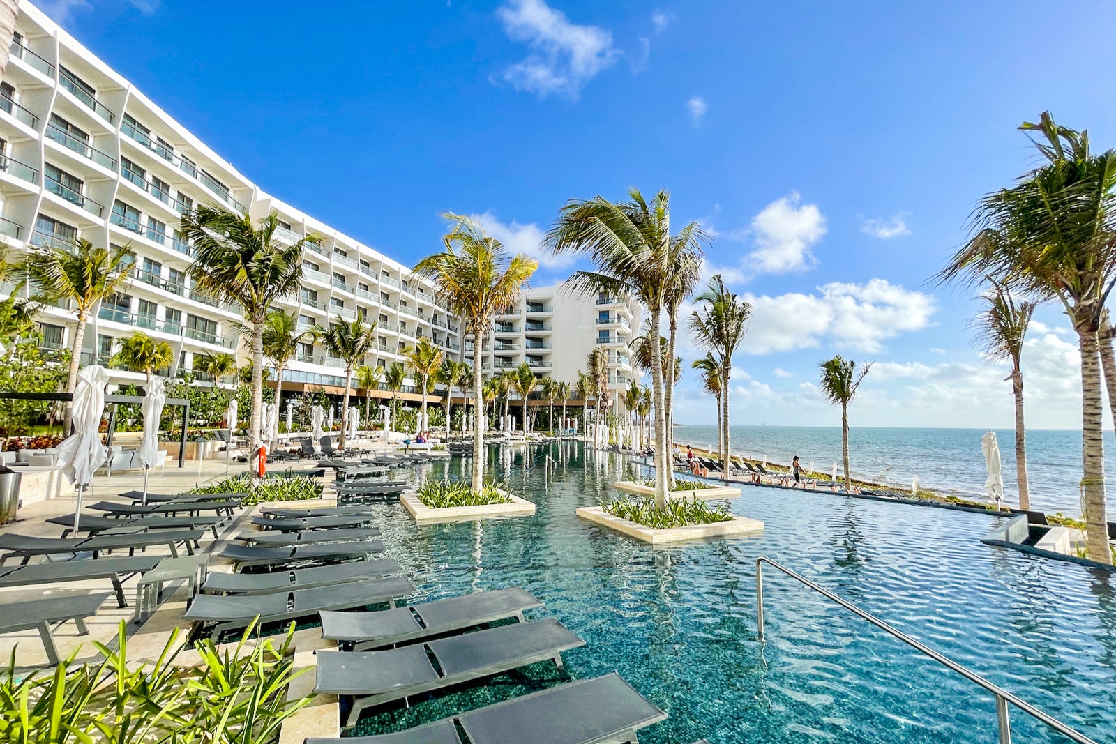 Beachside pool at Hilton Cancun