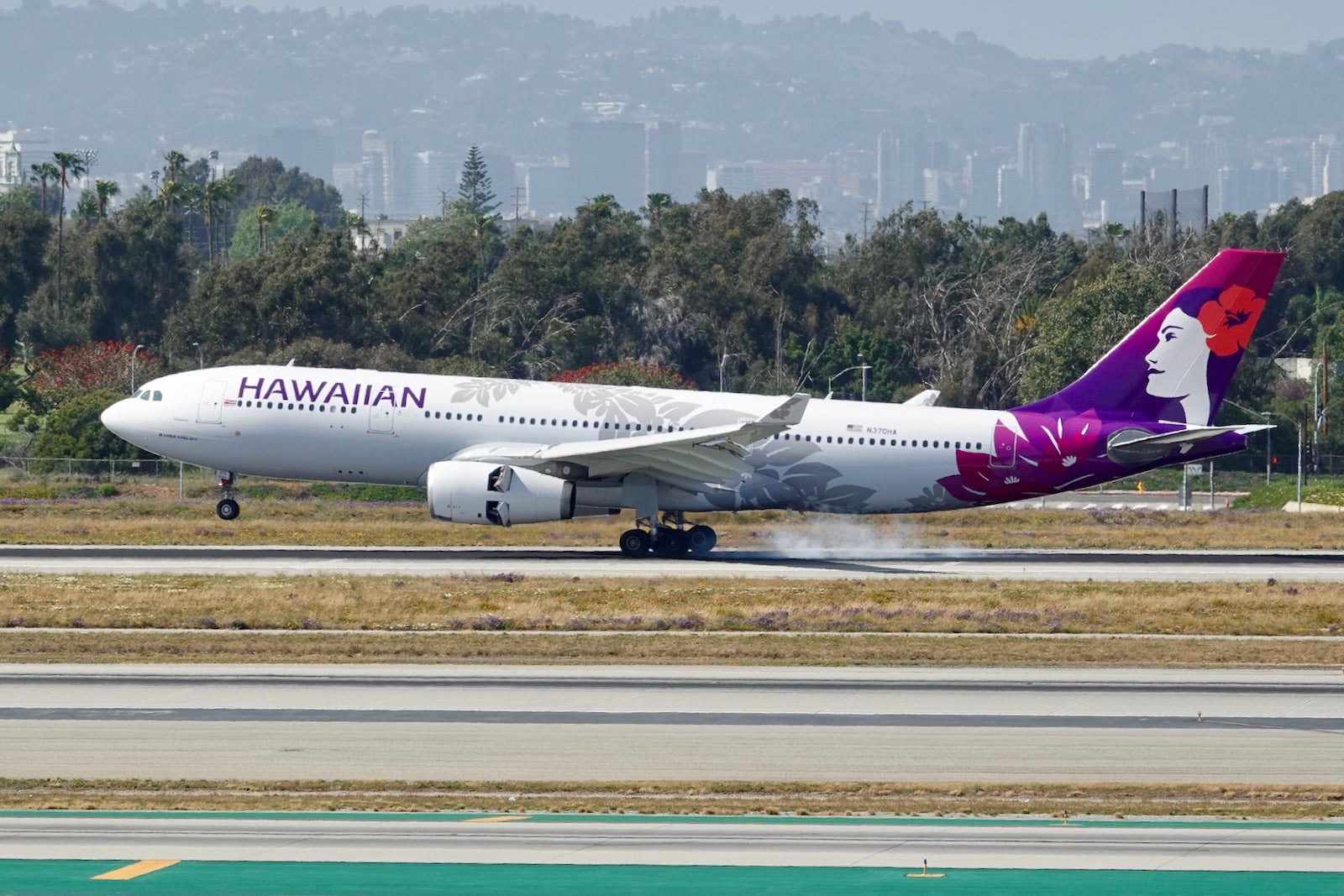 Hawaiian Airlines Airbus A330 taking off