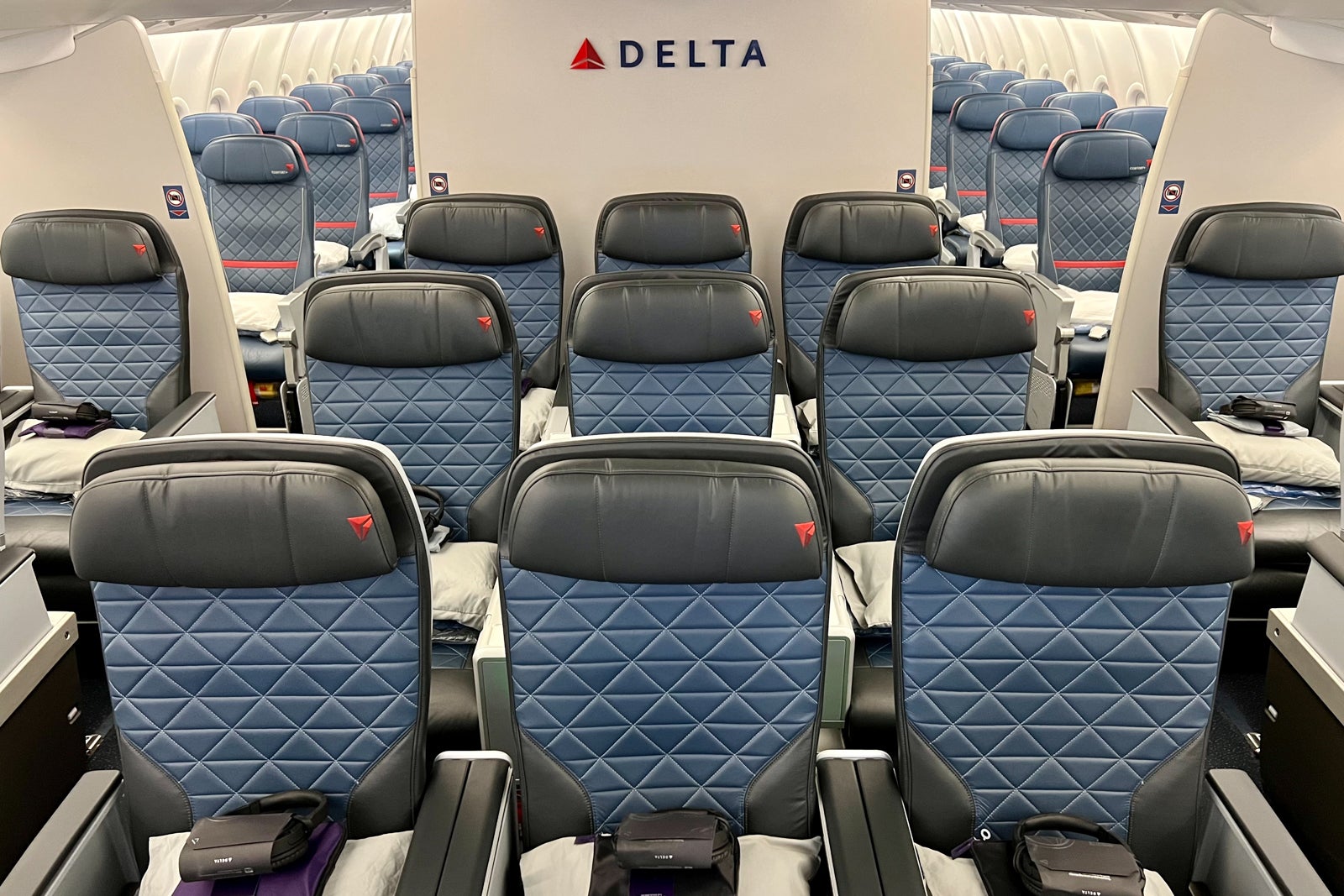 Delta Airbus A330-900neo Premium Select