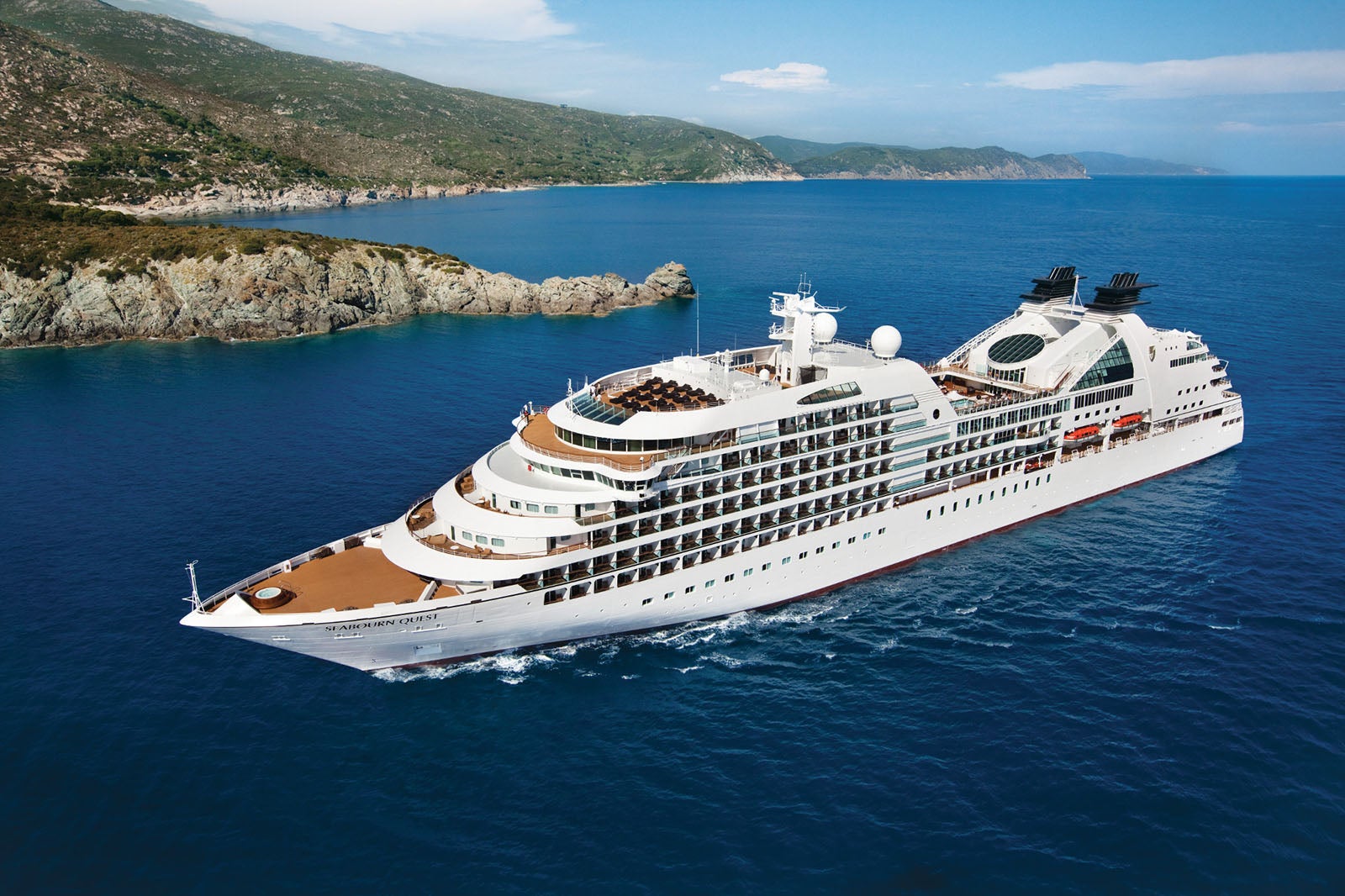 Seabourn Quest sailing near Elba