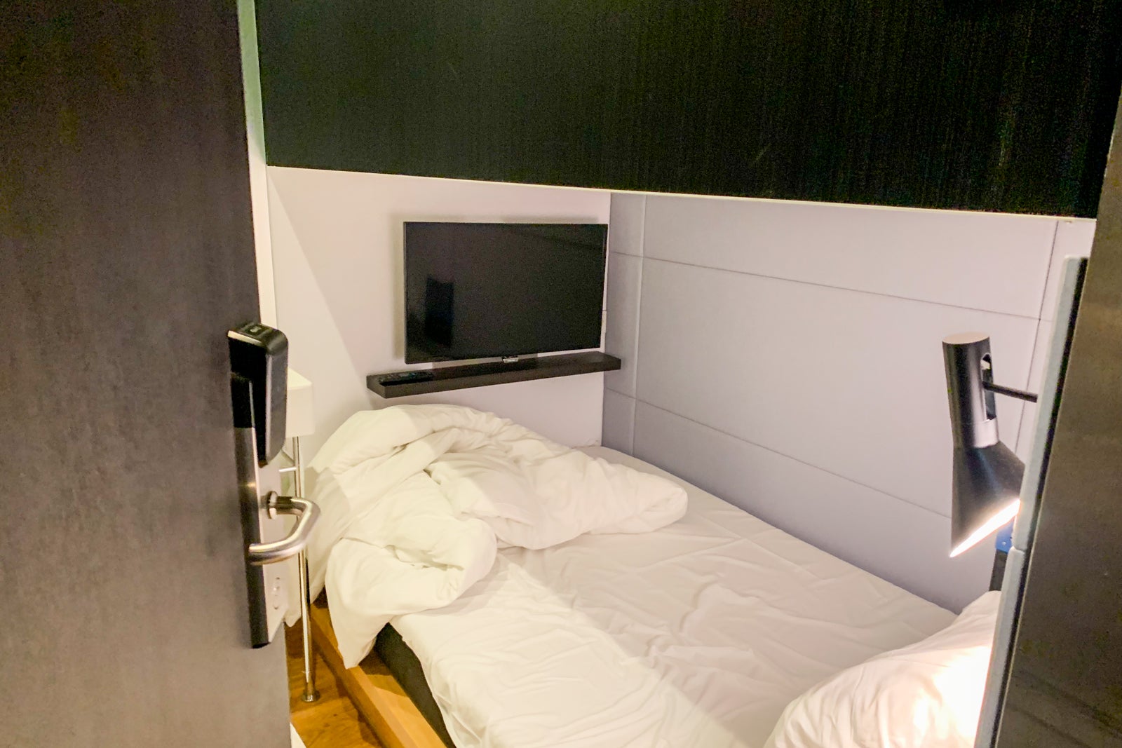 KLM Crown Lounge sleeping room.