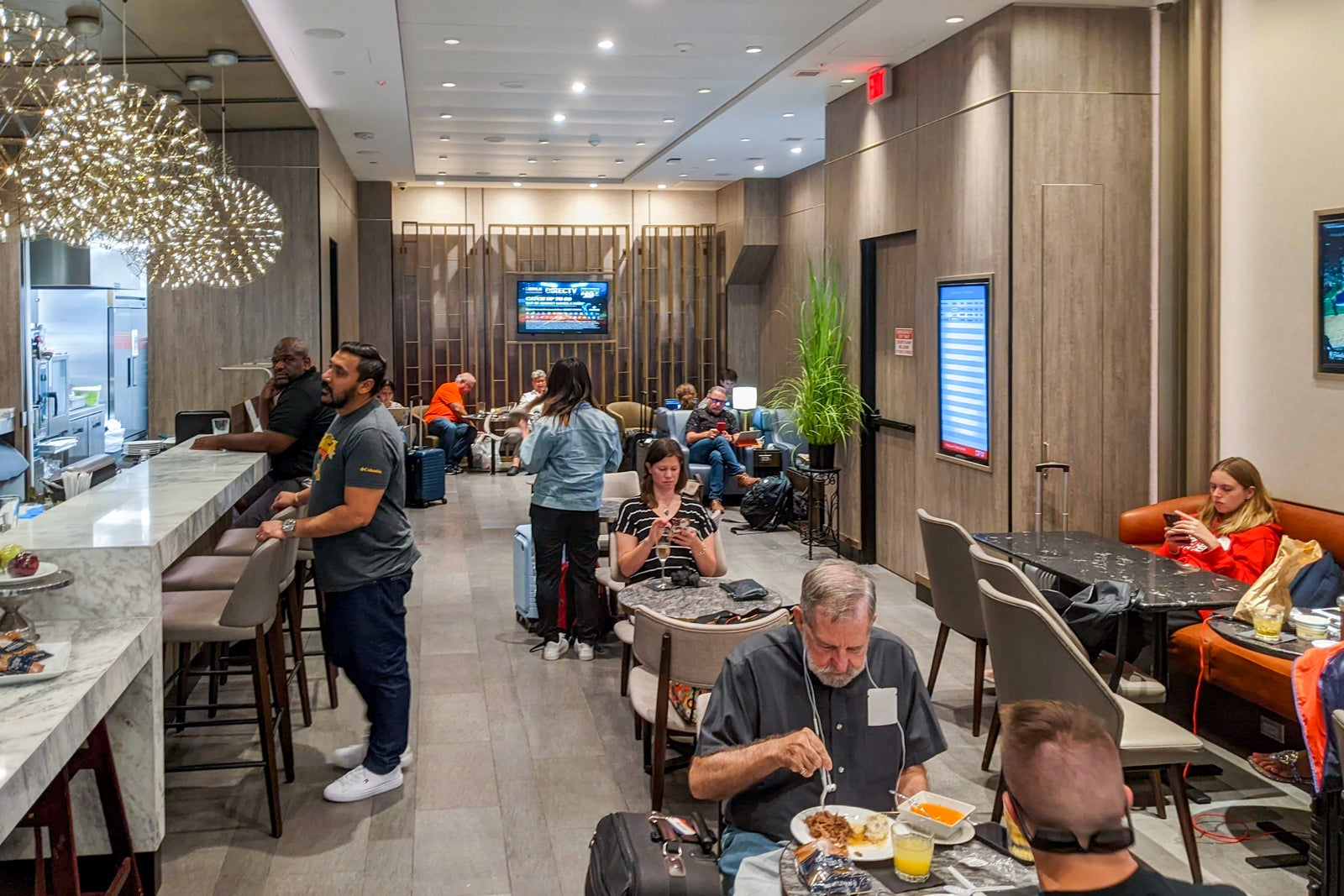 DFW Plaza Premium Lounge