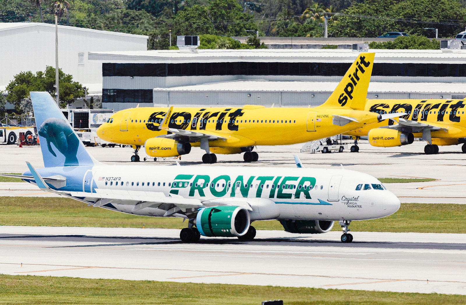 Frontier Airlines World Mastercard vs. Free Spirit Travel More World Elite Mastercard: Which low-cost carrier card is best?