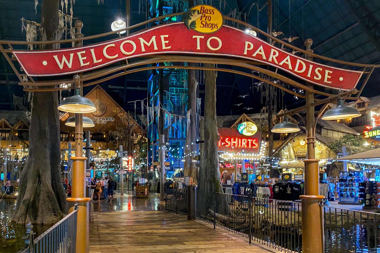 bass pro shops store