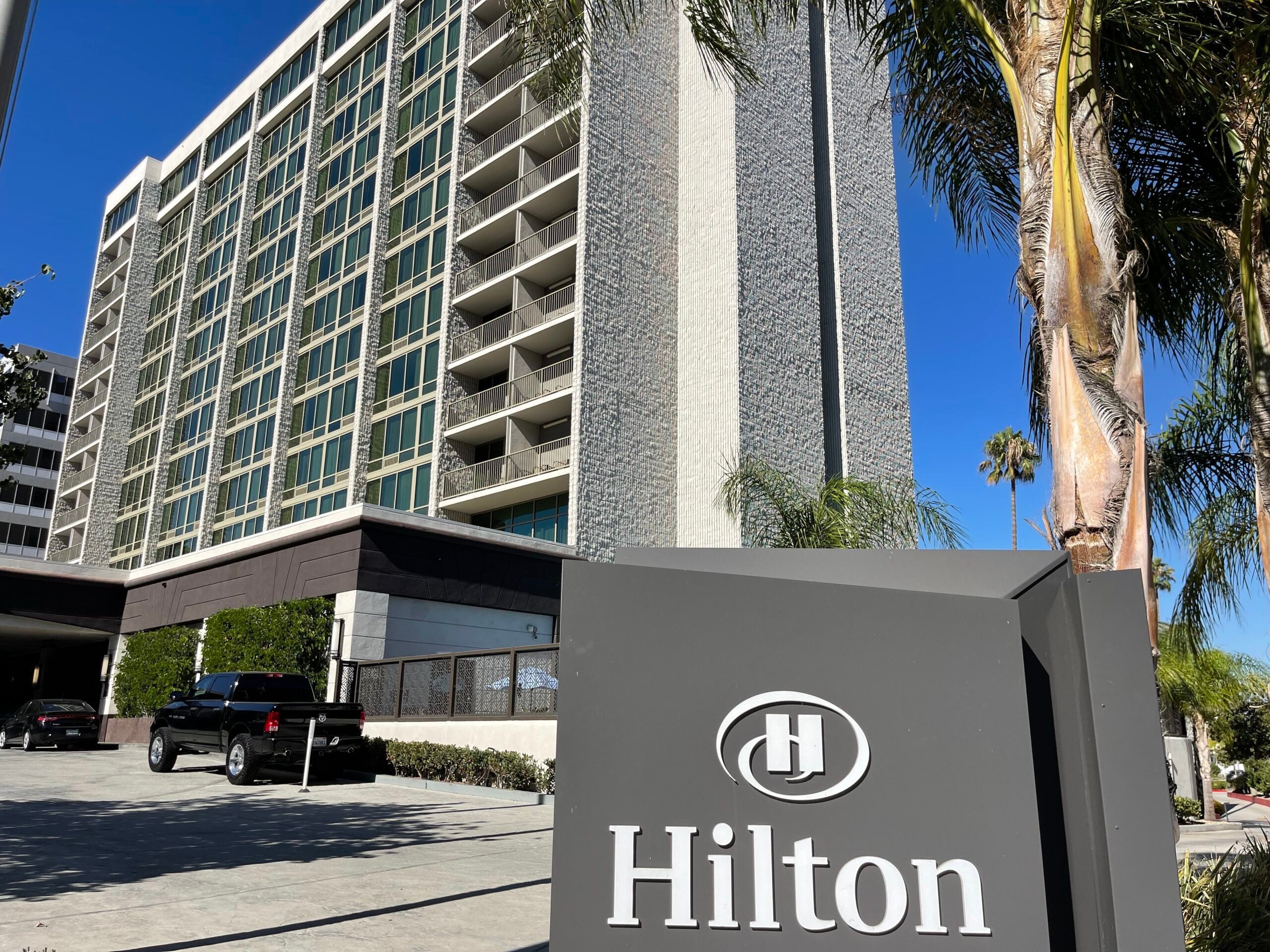 Hilton Pasadena Entry