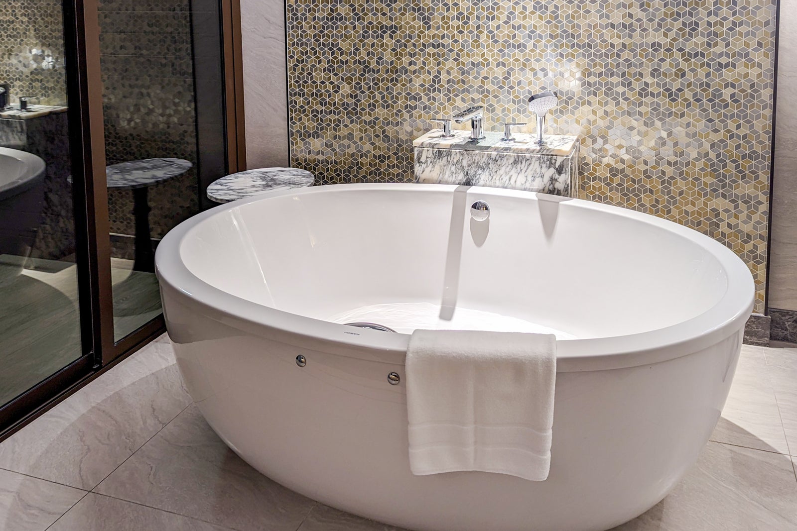InterContinental Phuket Resort bath tub