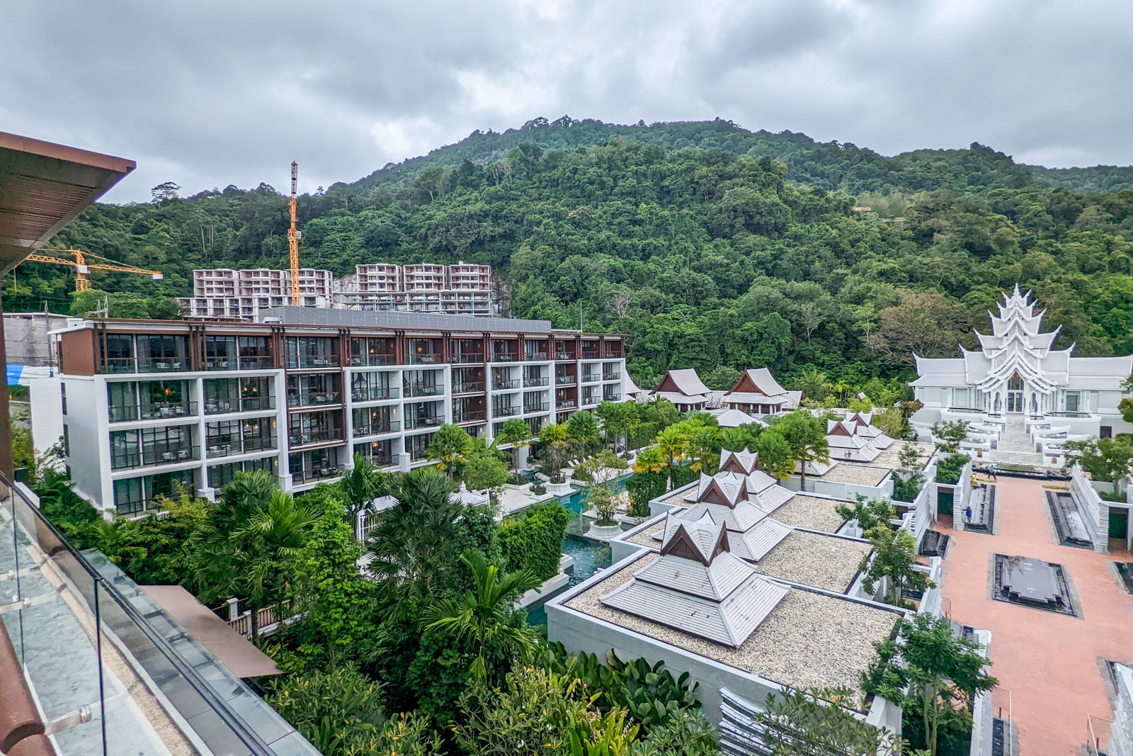 InterContinental Phuket Resort crane