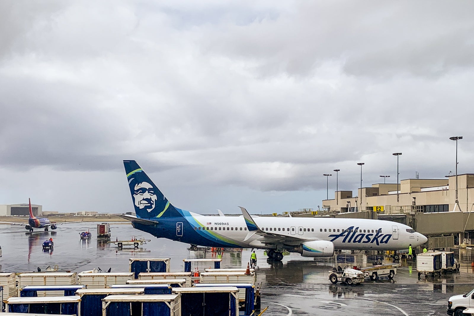 An Alaska Airlines plane