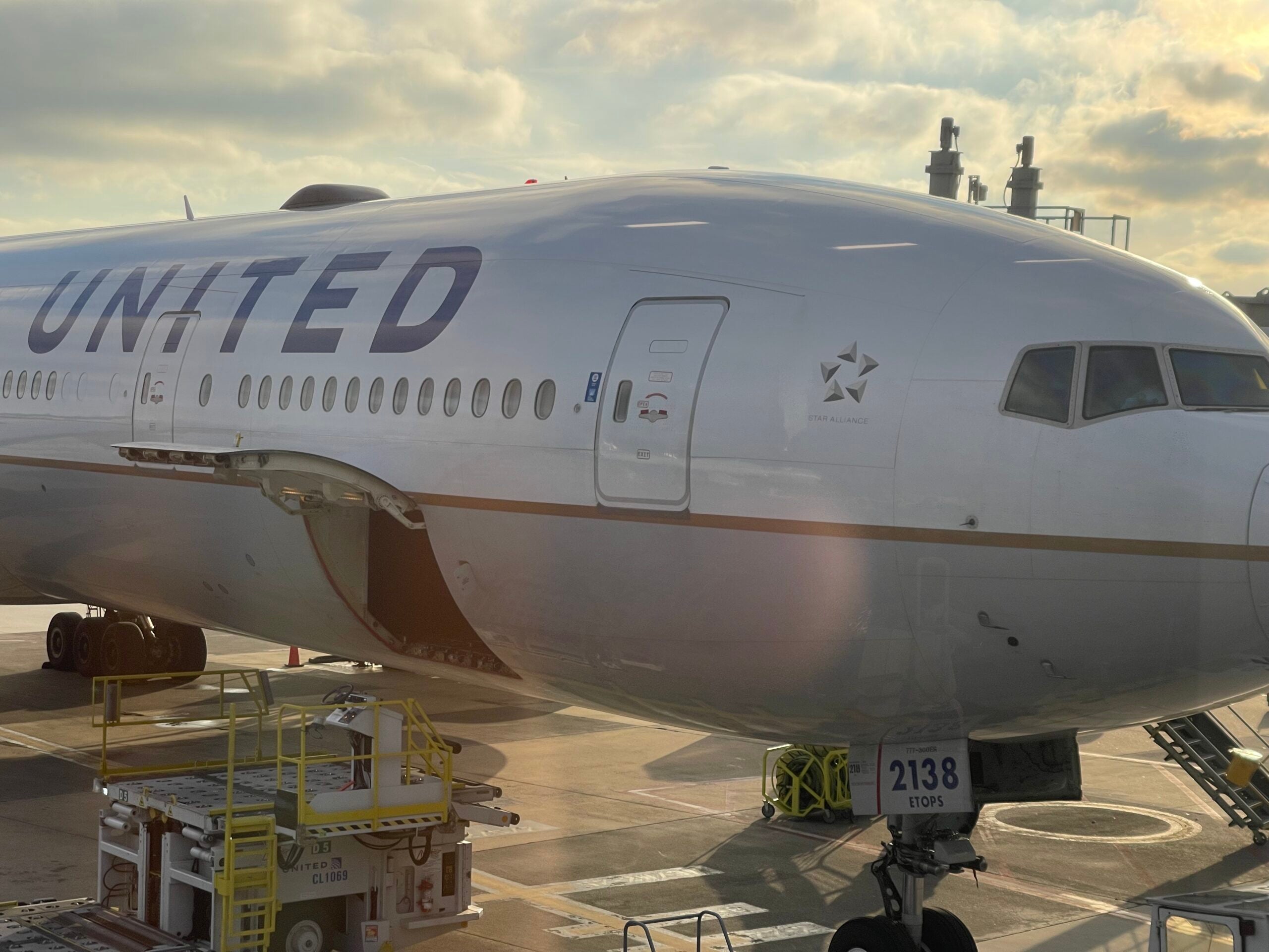 United Airlines Boeing 777-300ER