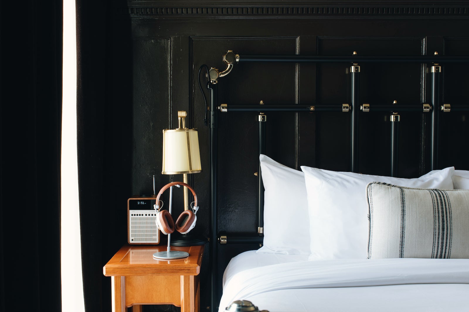 Chicago Athletic Association guestroom