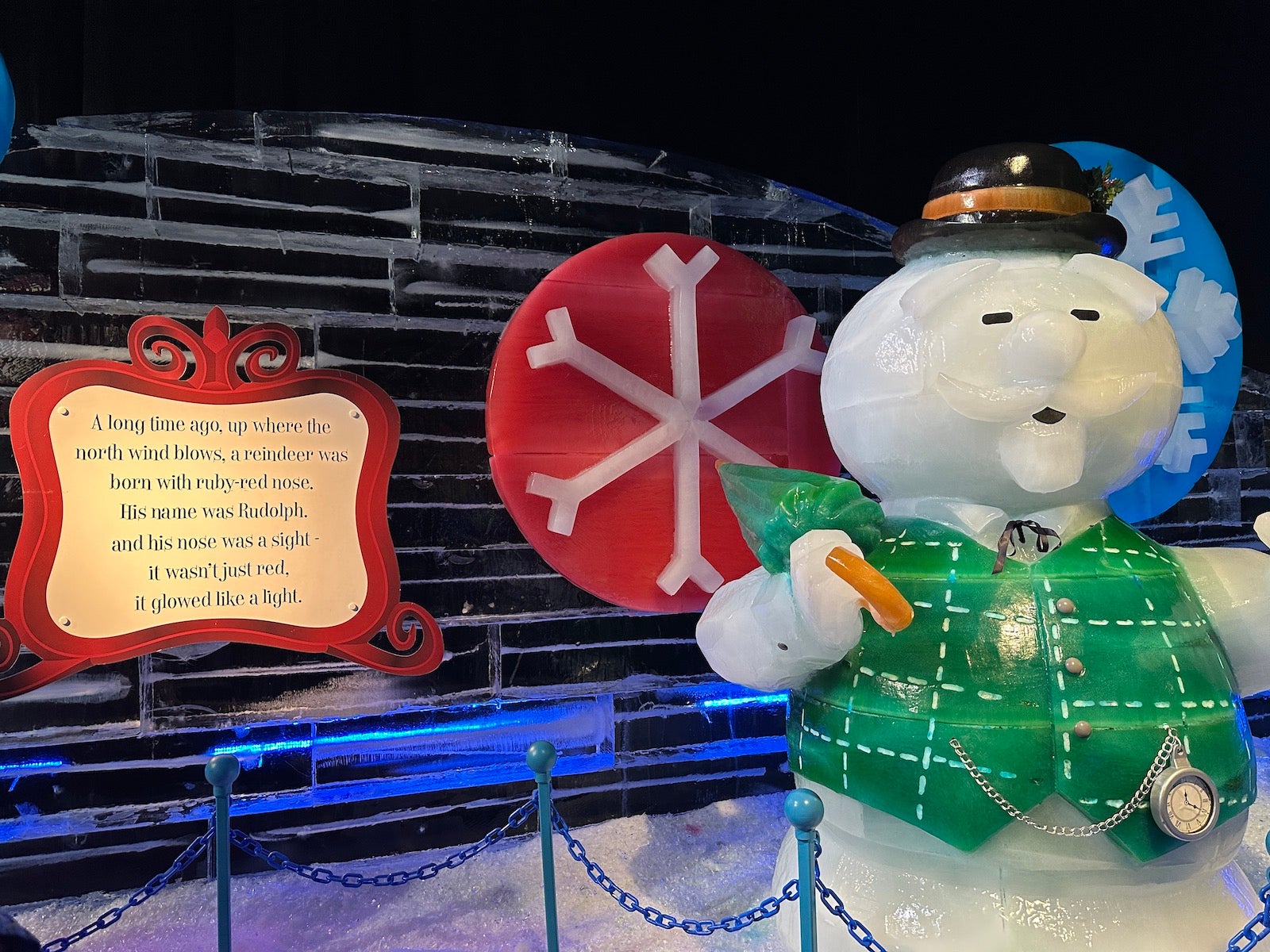 Snowman ice sculpture at a Gaylord Hotel