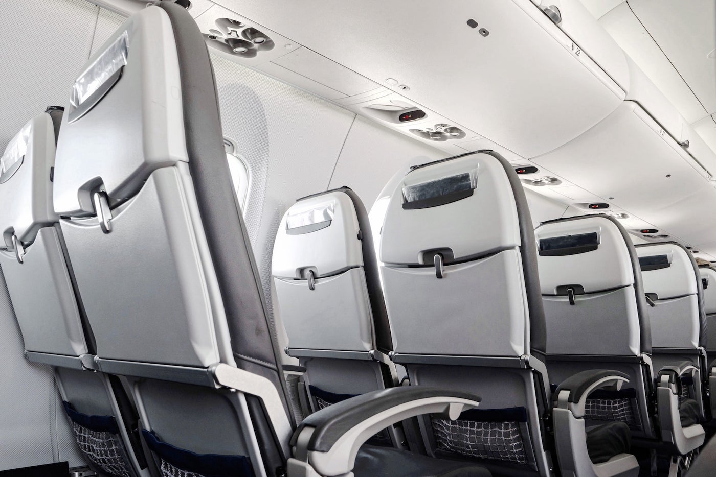 Airplane Seat Reclining Etiquette Is It Ok To Lean Your Seat Back On A Flight 8184