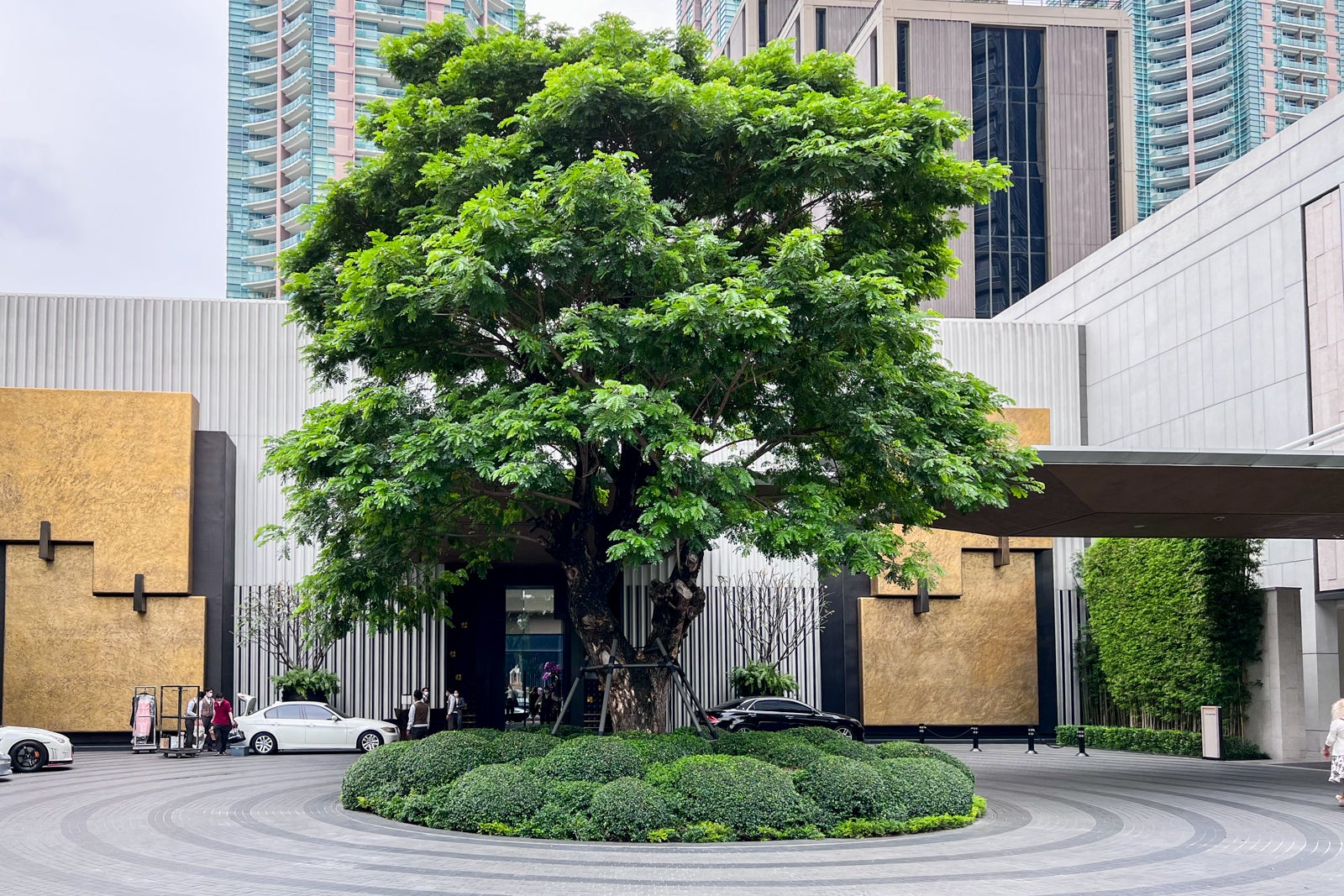 exterior Four Seasons Bangkok