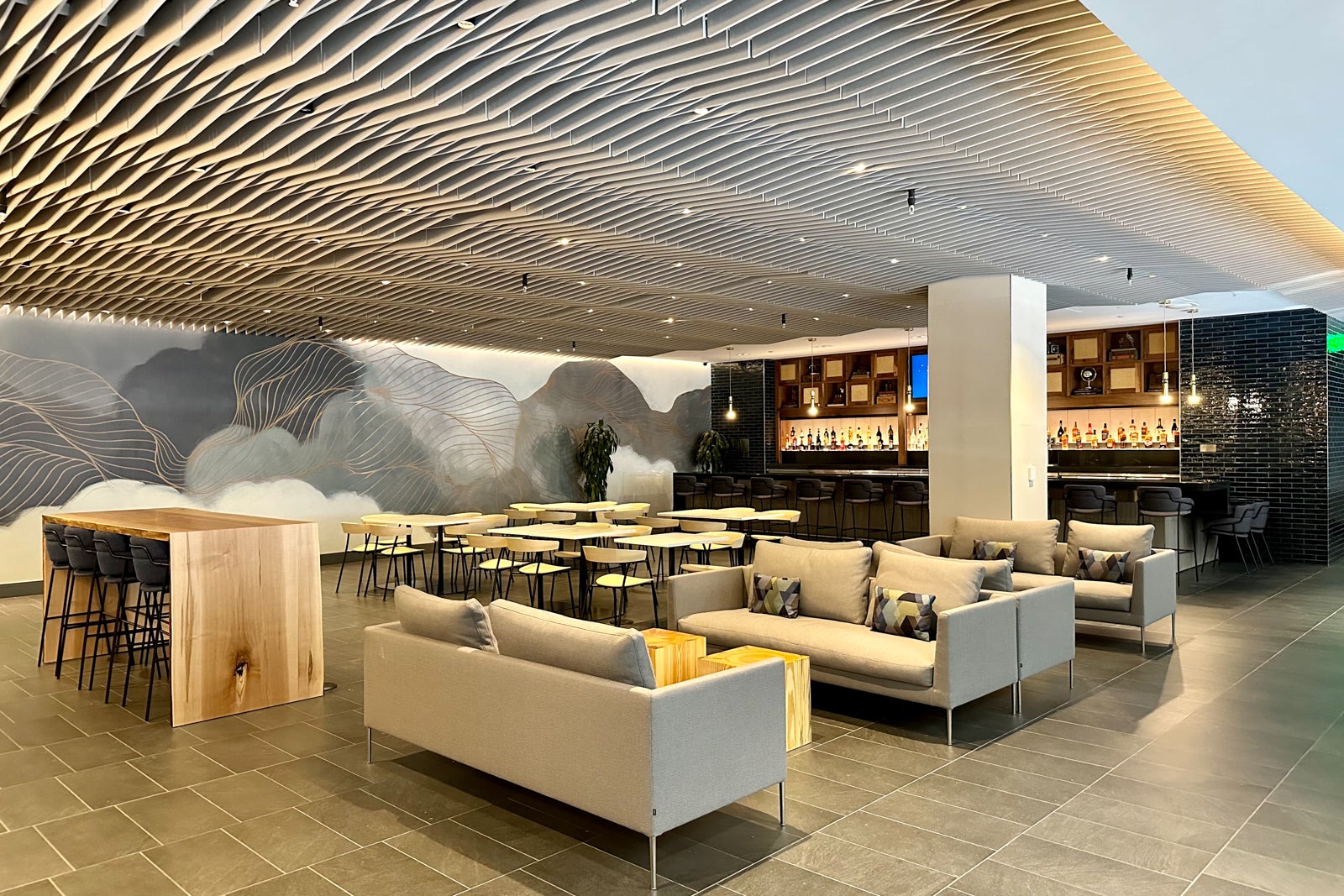 Amex Centurion Lounge SFO 38