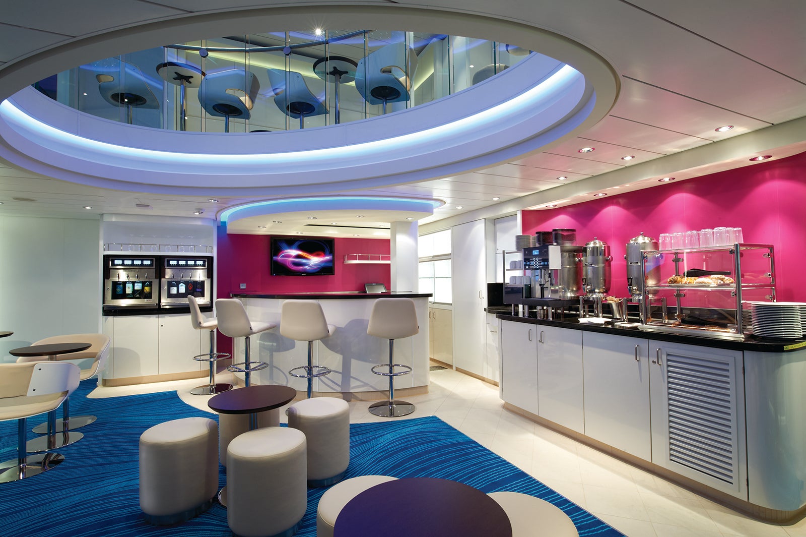 Norwegian Getaway Studio lounge