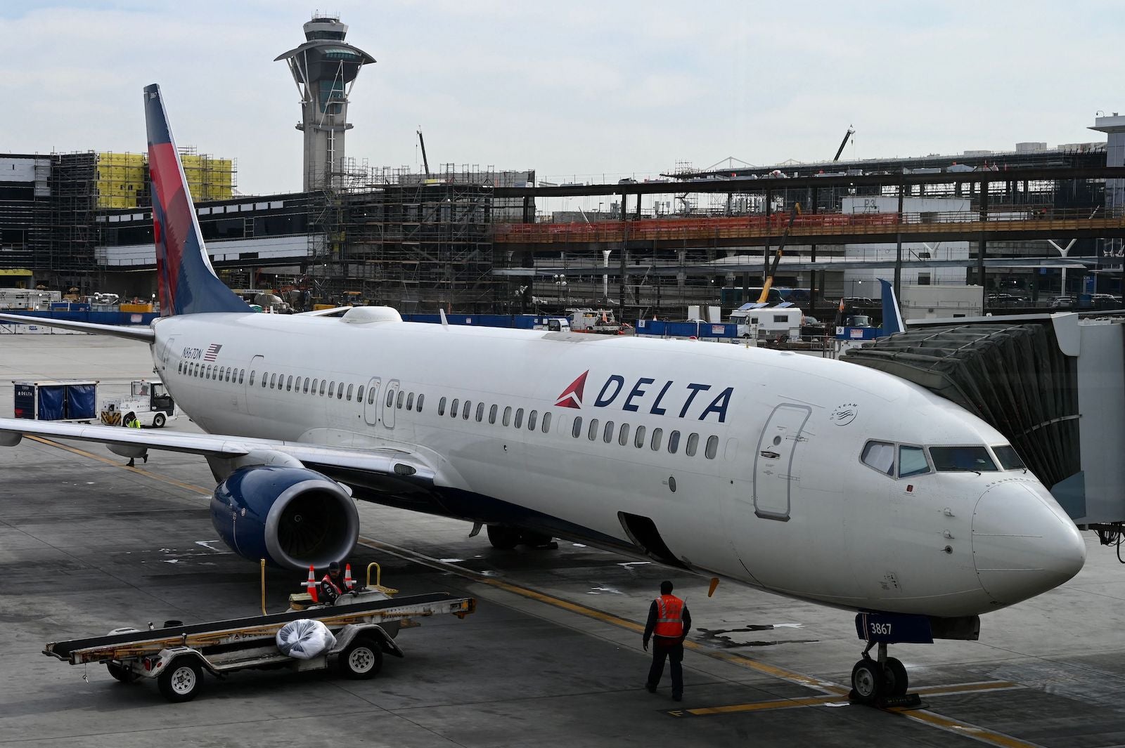 Delta makes it easier to track Medallion status progress with a new account dashboard