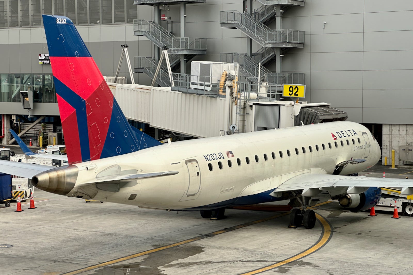 Delta Embraer E175 LaGuardia LGA