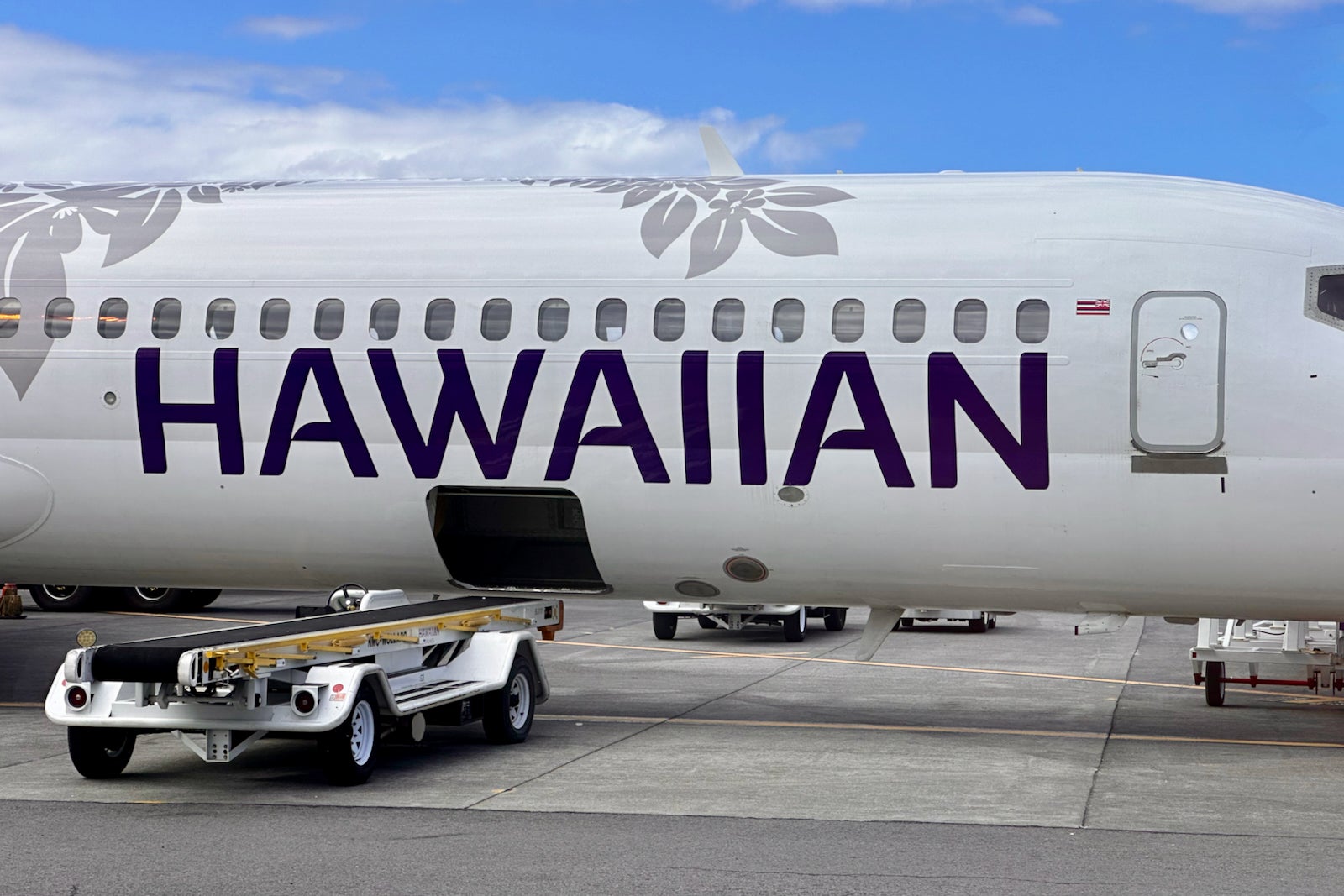 Kona Airport KOA Hawaiian Japan Airlines JAL