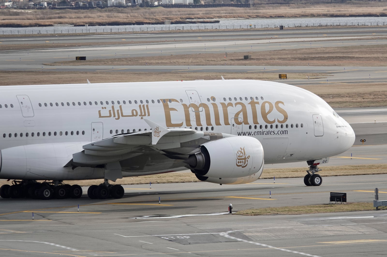 Emirates Plans Massive Fleet Overhaul and Premium Economy Expansion