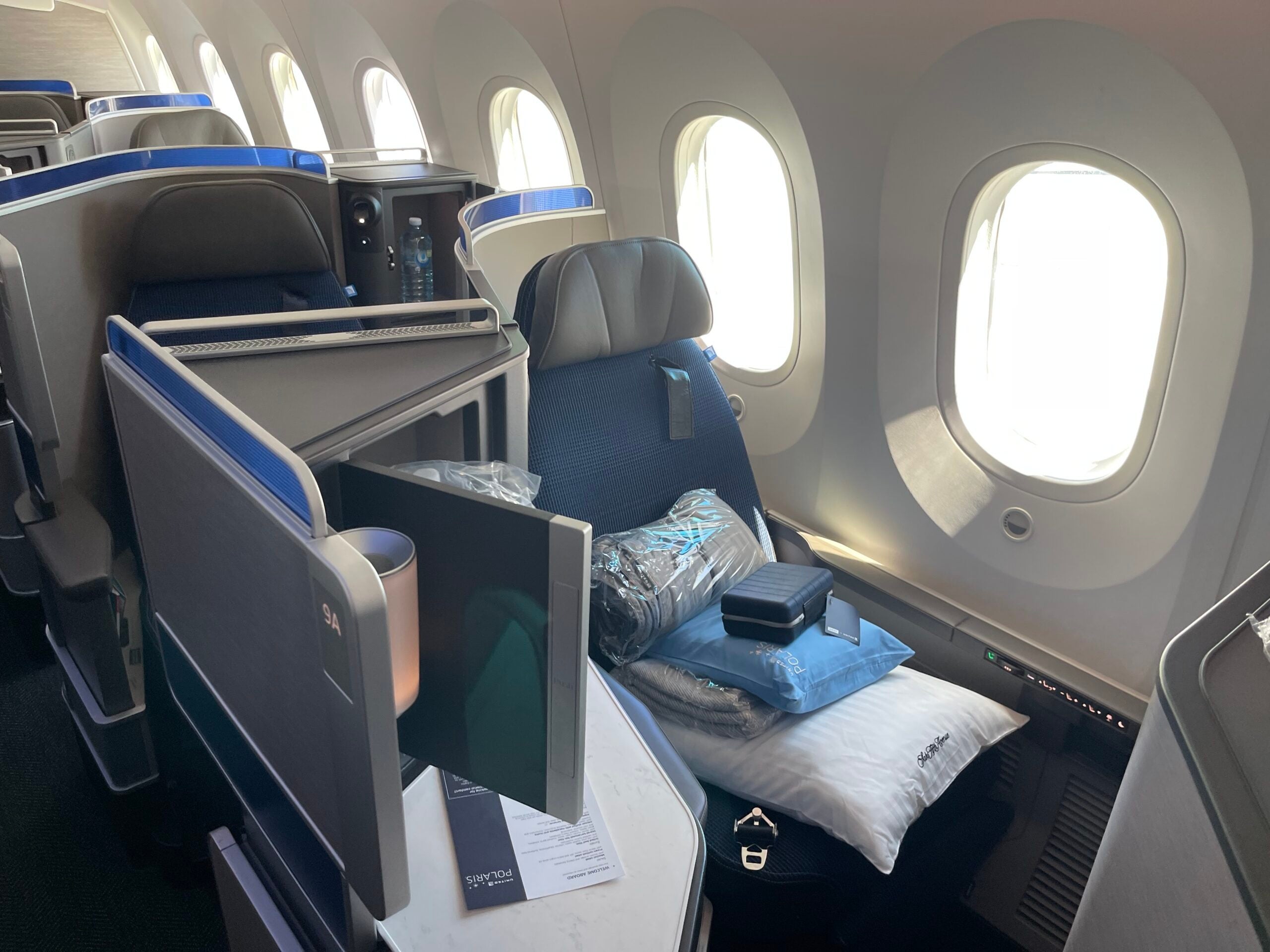 Polaris business class on a United Airlines Boeing 787-9 Dreamliner