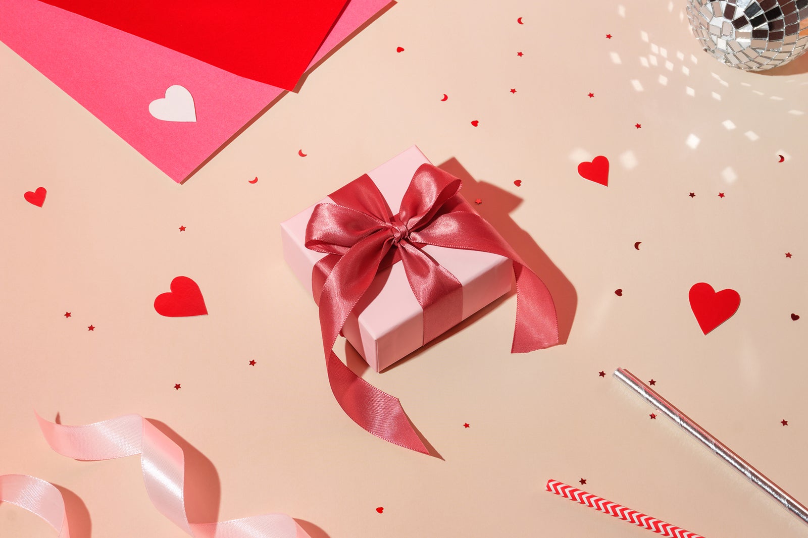 5 credit card perks to save you money on Valentine’s Day shopping