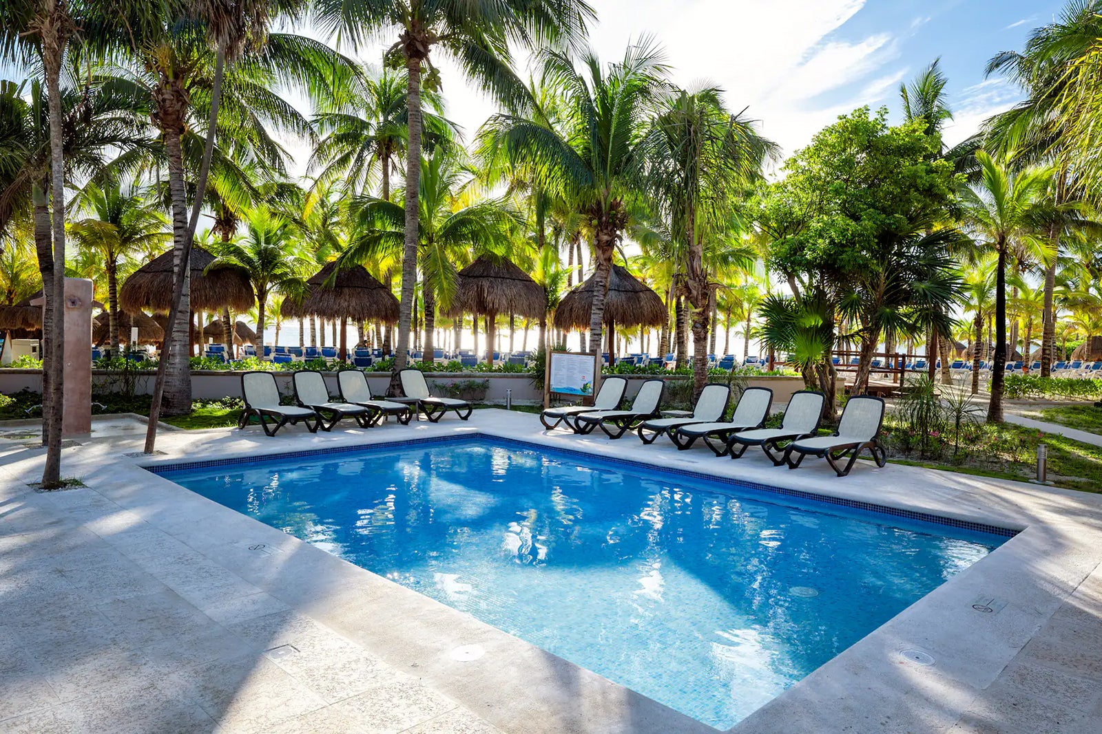 Secluded pool at the Viva Wyndham Azteca
