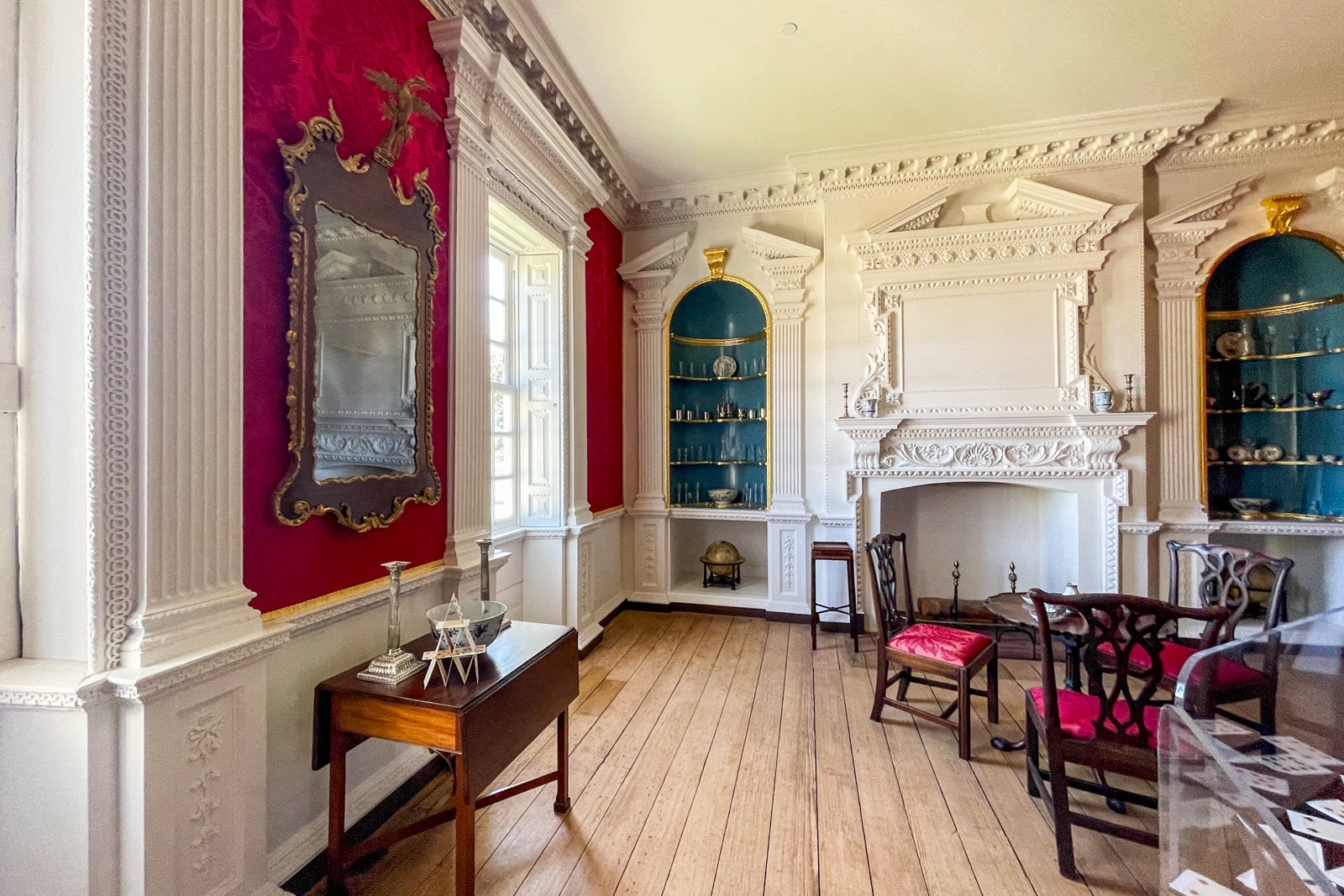 Living room in Gunston Hall