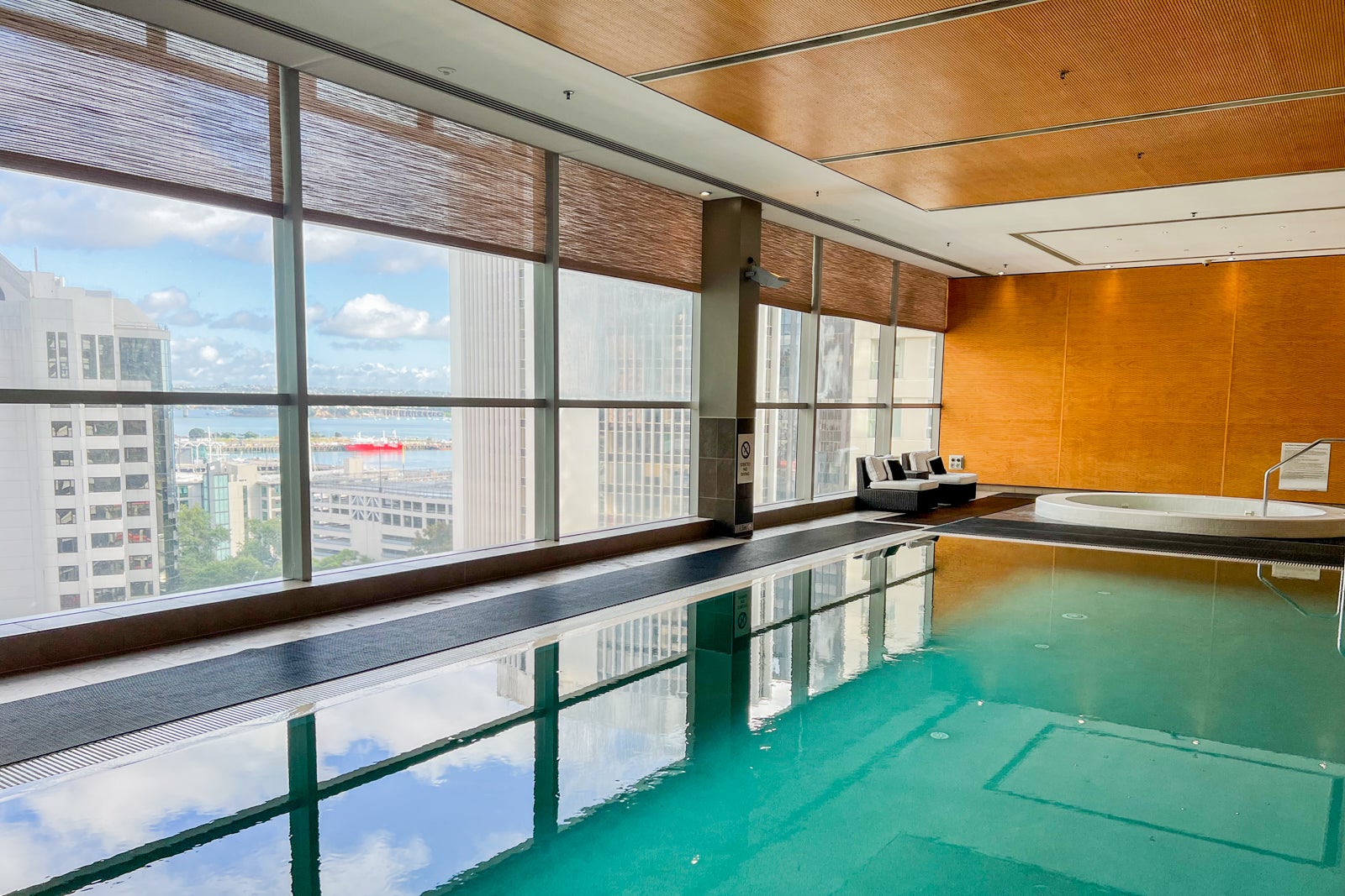 JW Marriott Auckland pool